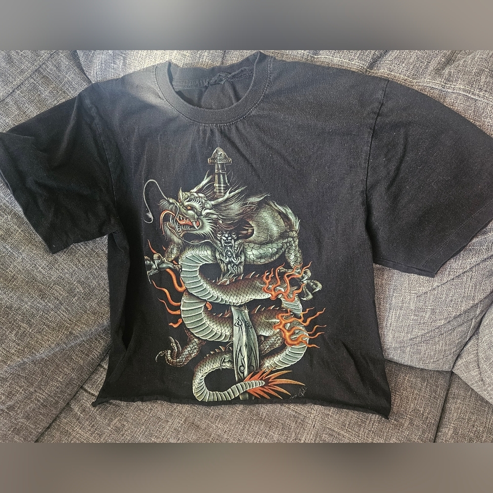 Vintage Rock Chang Dragon With Sword Tshirt. Unisex. 21ptp. Y2k